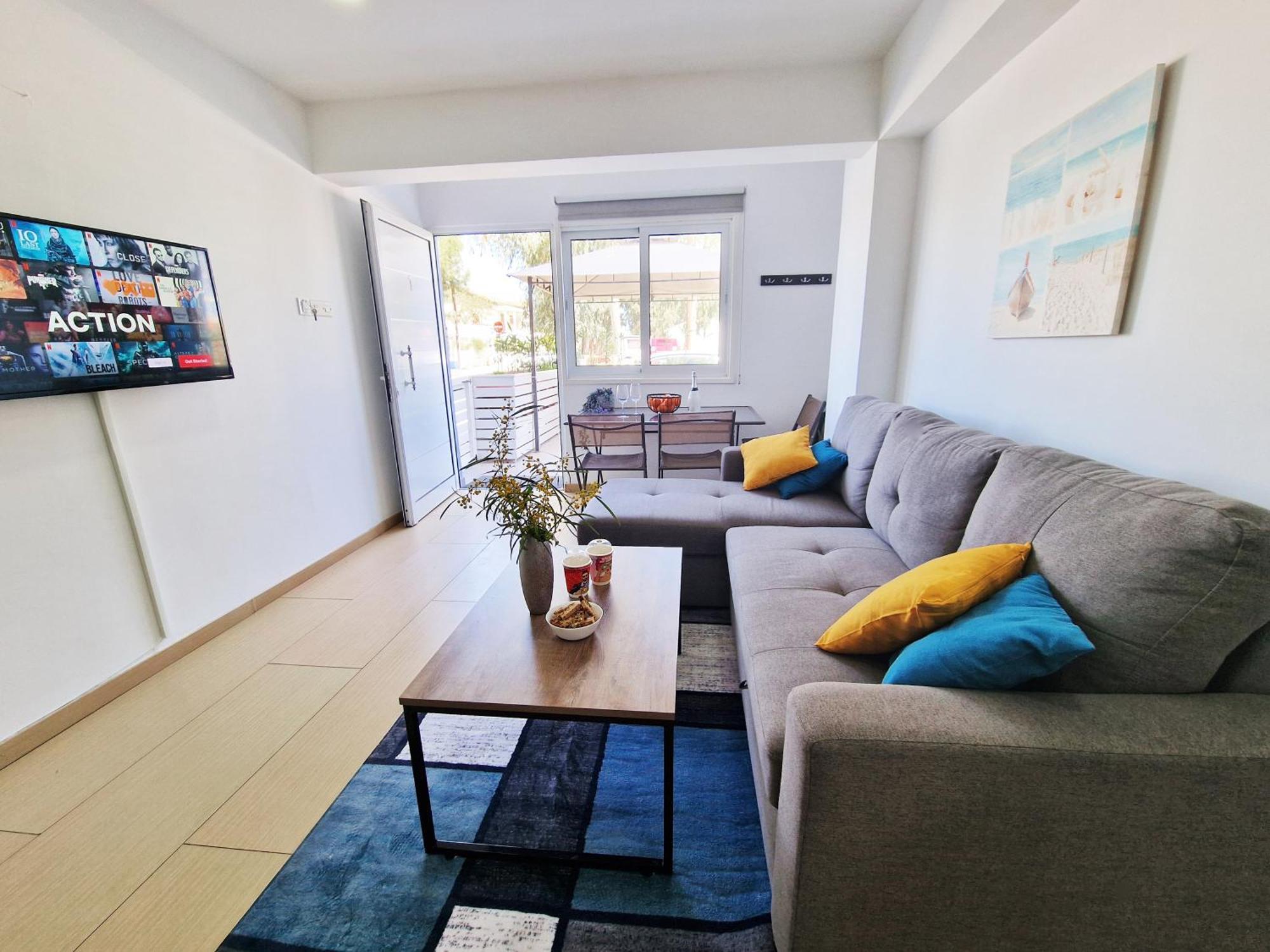 Atlantis Apartments 50M From Makenzy Seafront Larnaca Zewnętrze zdjęcie