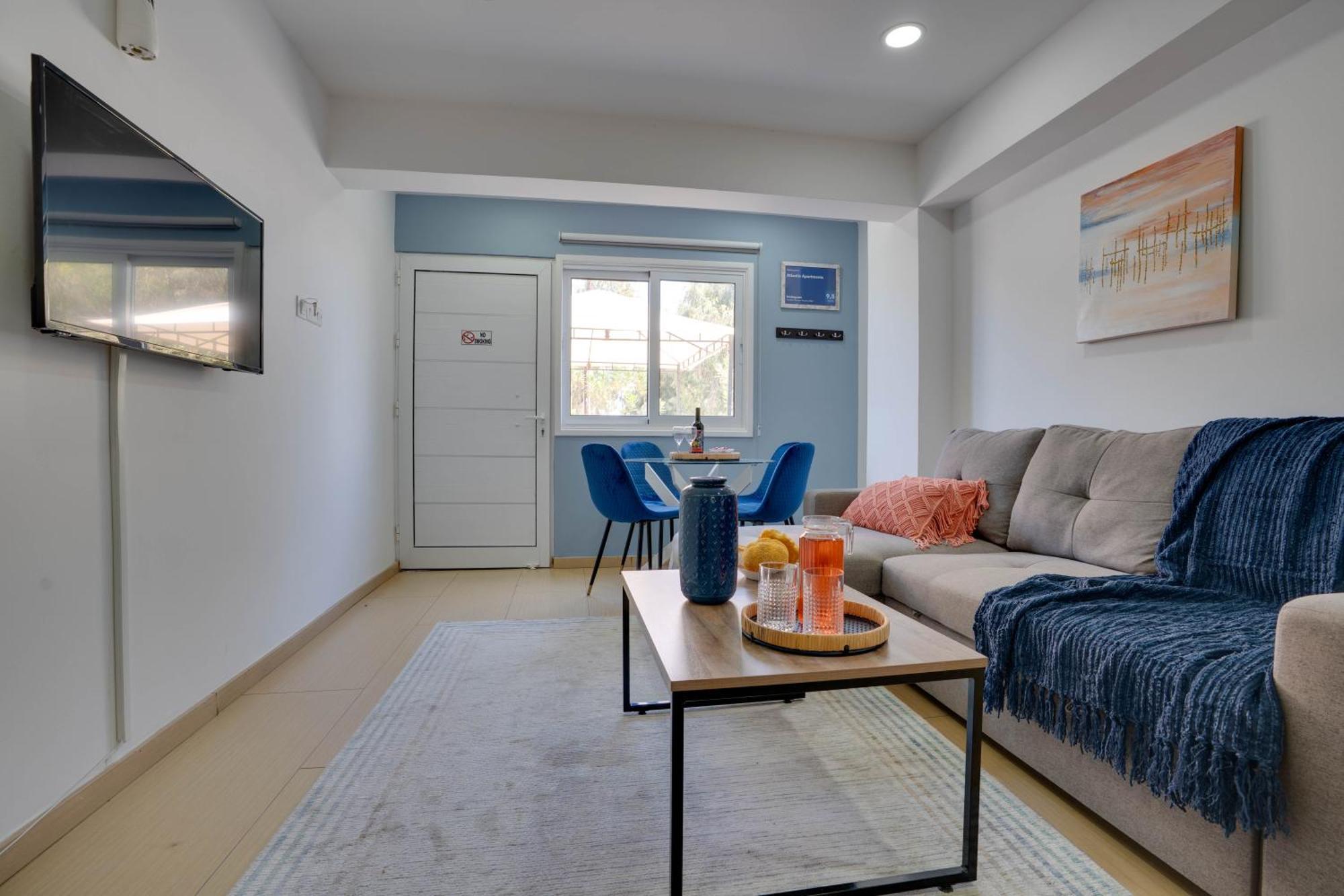 Atlantis Apartments 50M From Makenzy Seafront Larnaca Zewnętrze zdjęcie