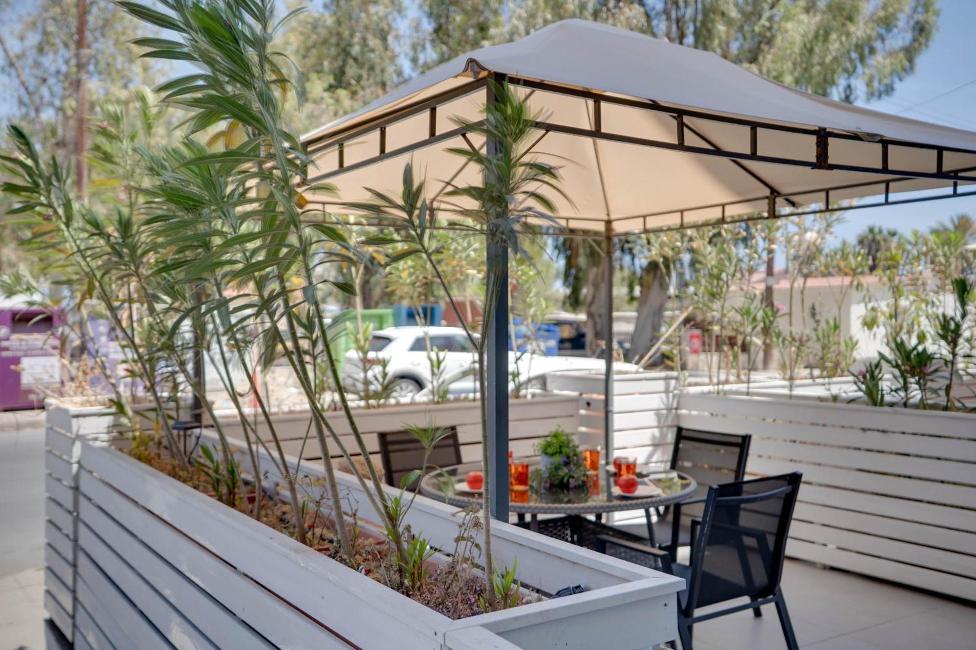 Atlantis Apartments 50M From Makenzy Seafront Larnaca Zewnętrze zdjęcie