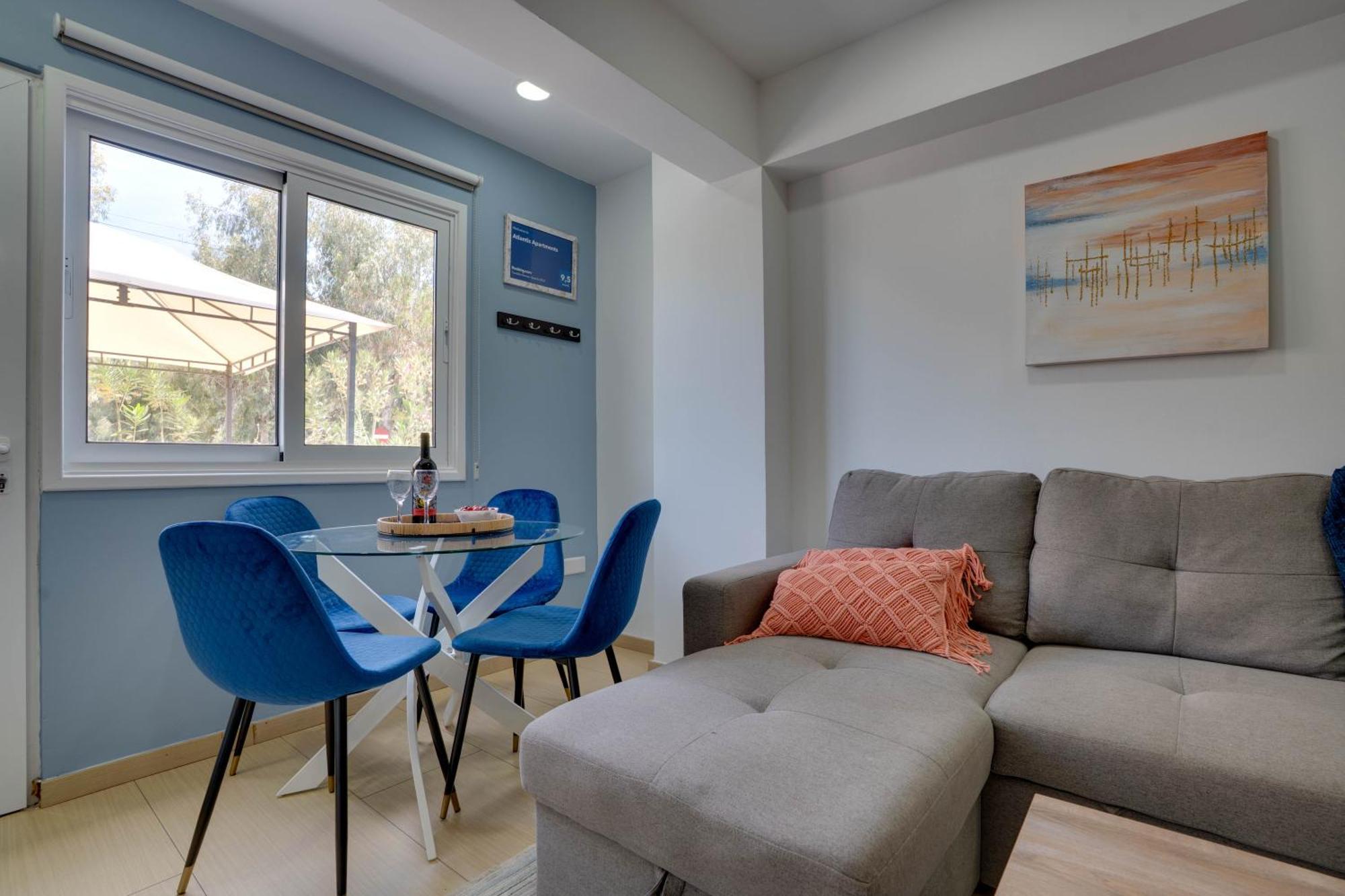 Atlantis Apartments 50M From Makenzy Seafront Larnaca Zewnętrze zdjęcie