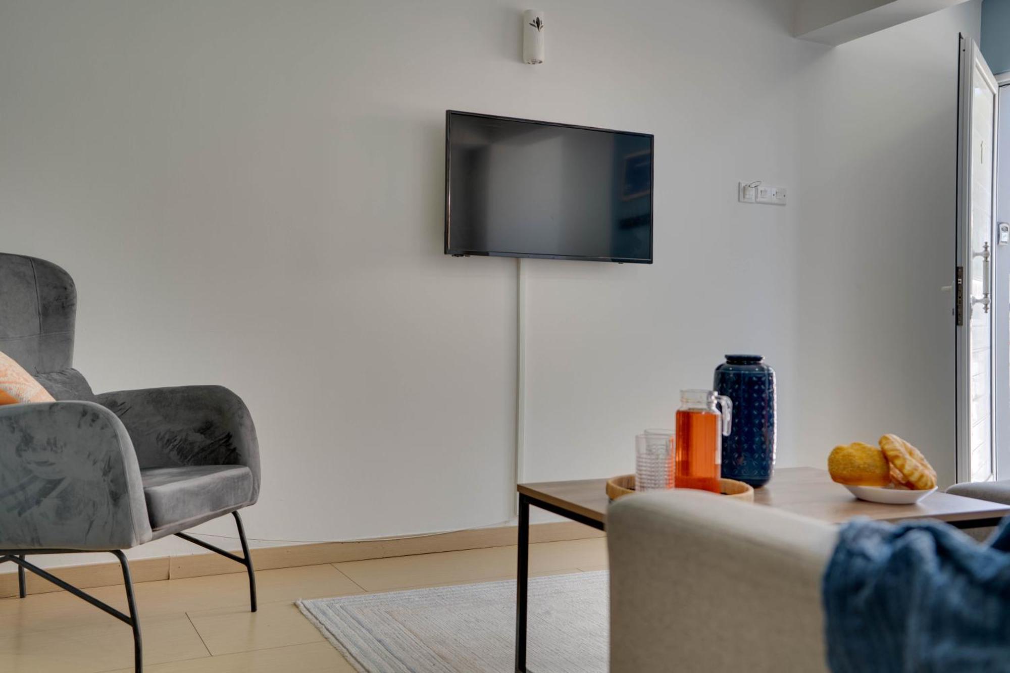 Atlantis Apartments 50M From Makenzy Seafront Larnaca Zewnętrze zdjęcie