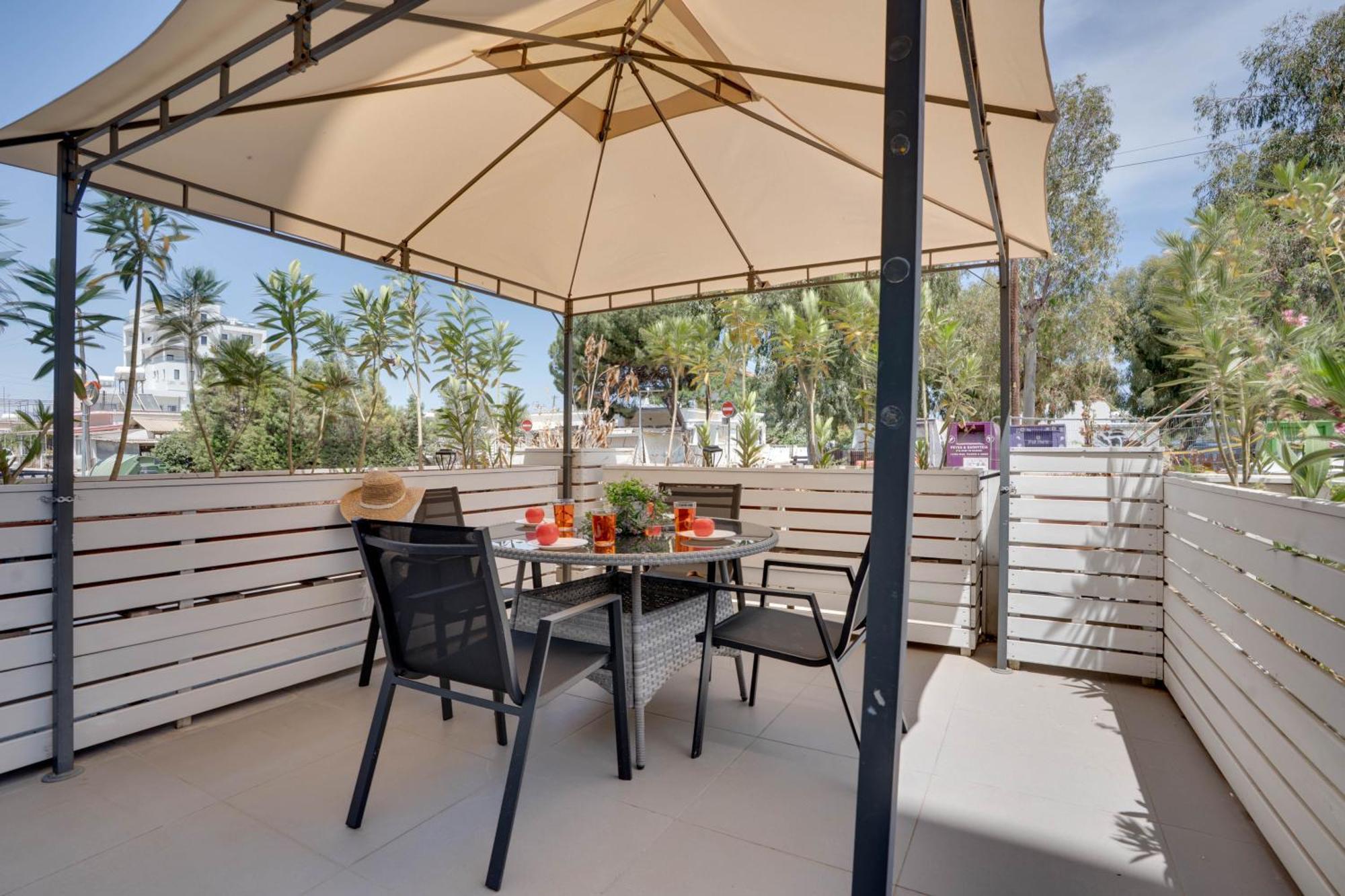 Atlantis Apartments 50M From Makenzy Seafront Larnaca Zewnętrze zdjęcie