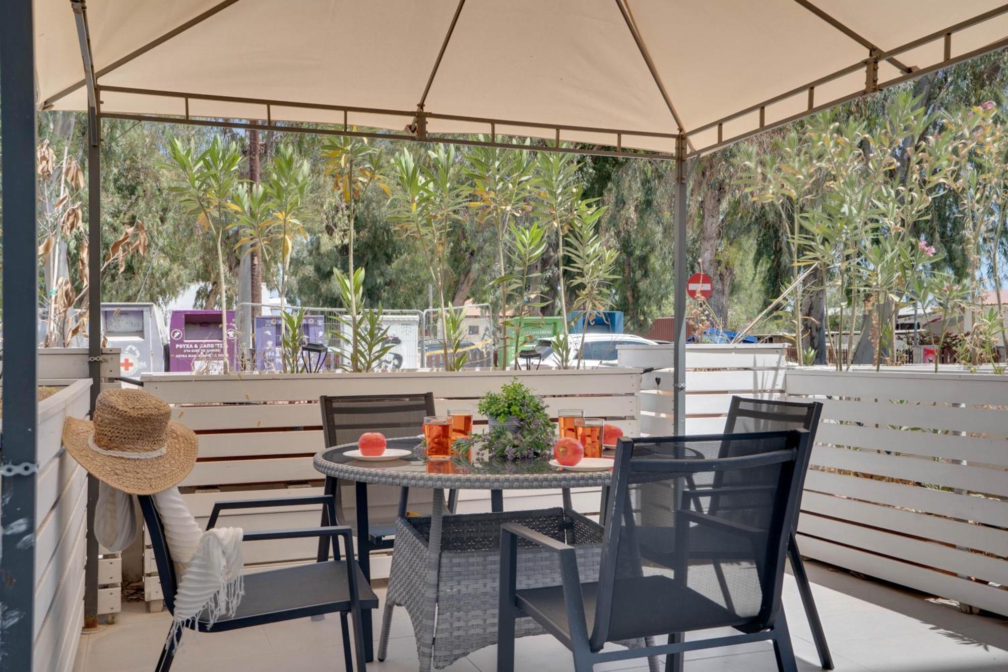 Atlantis Apartments 50M From Makenzy Seafront Larnaca Zewnętrze zdjęcie