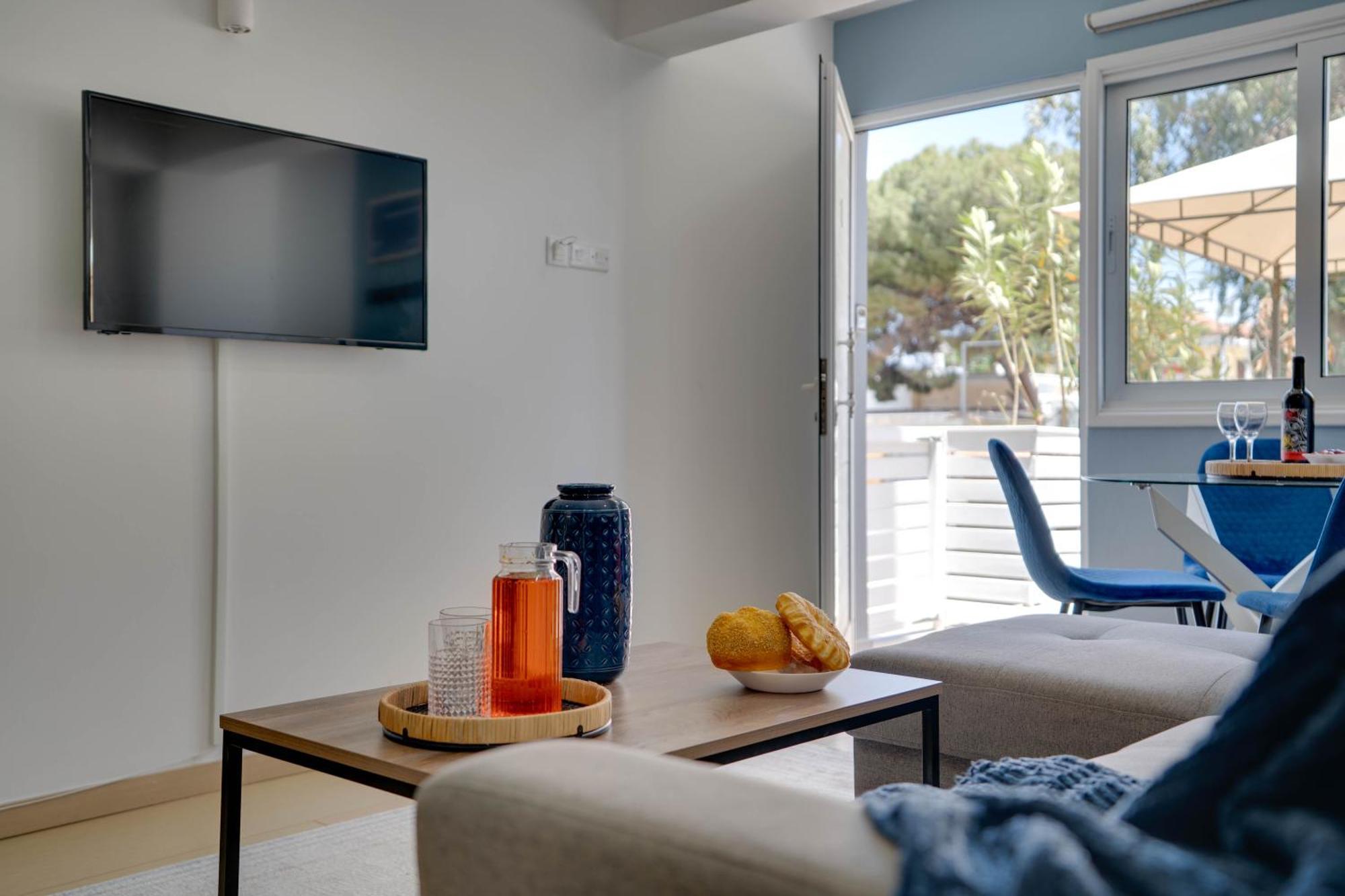 Atlantis Apartments 50M From Makenzy Seafront Larnaca Zewnętrze zdjęcie