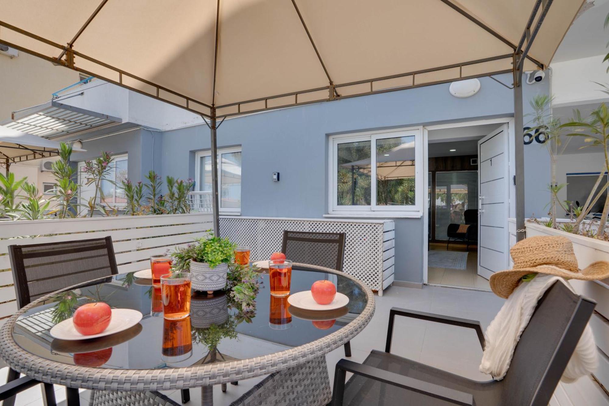 Atlantis Apartments 50M From Makenzy Seafront Larnaca Zewnętrze zdjęcie