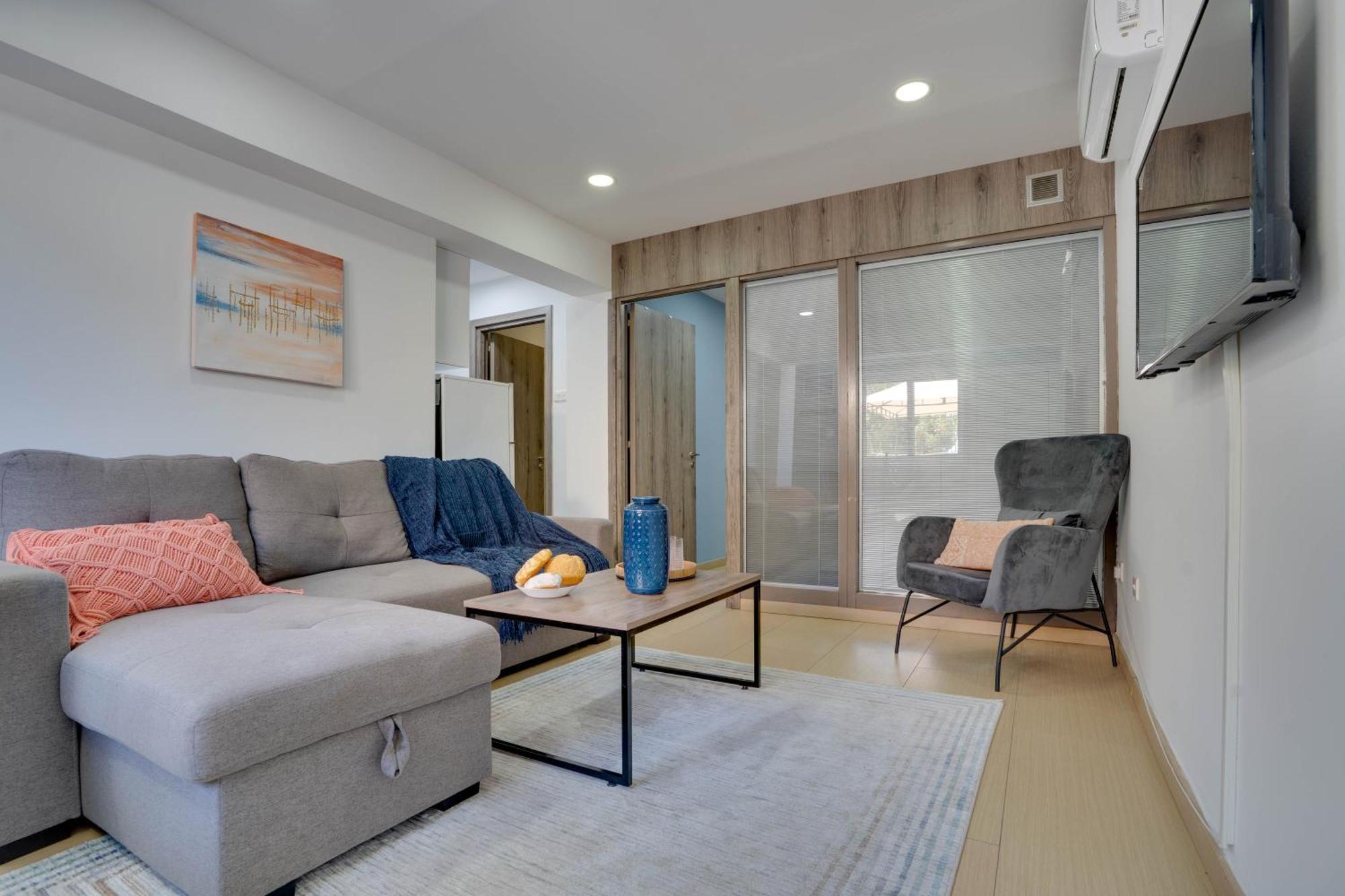 Atlantis Apartments 50M From Makenzy Seafront Larnaca Zewnętrze zdjęcie