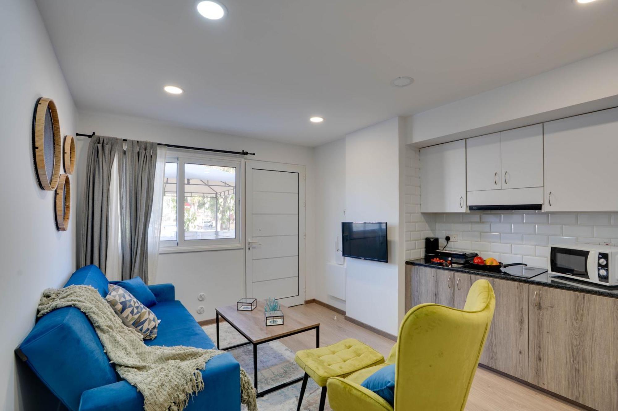 Atlantis Apartments 50M From Makenzy Seafront Larnaca Zewnętrze zdjęcie