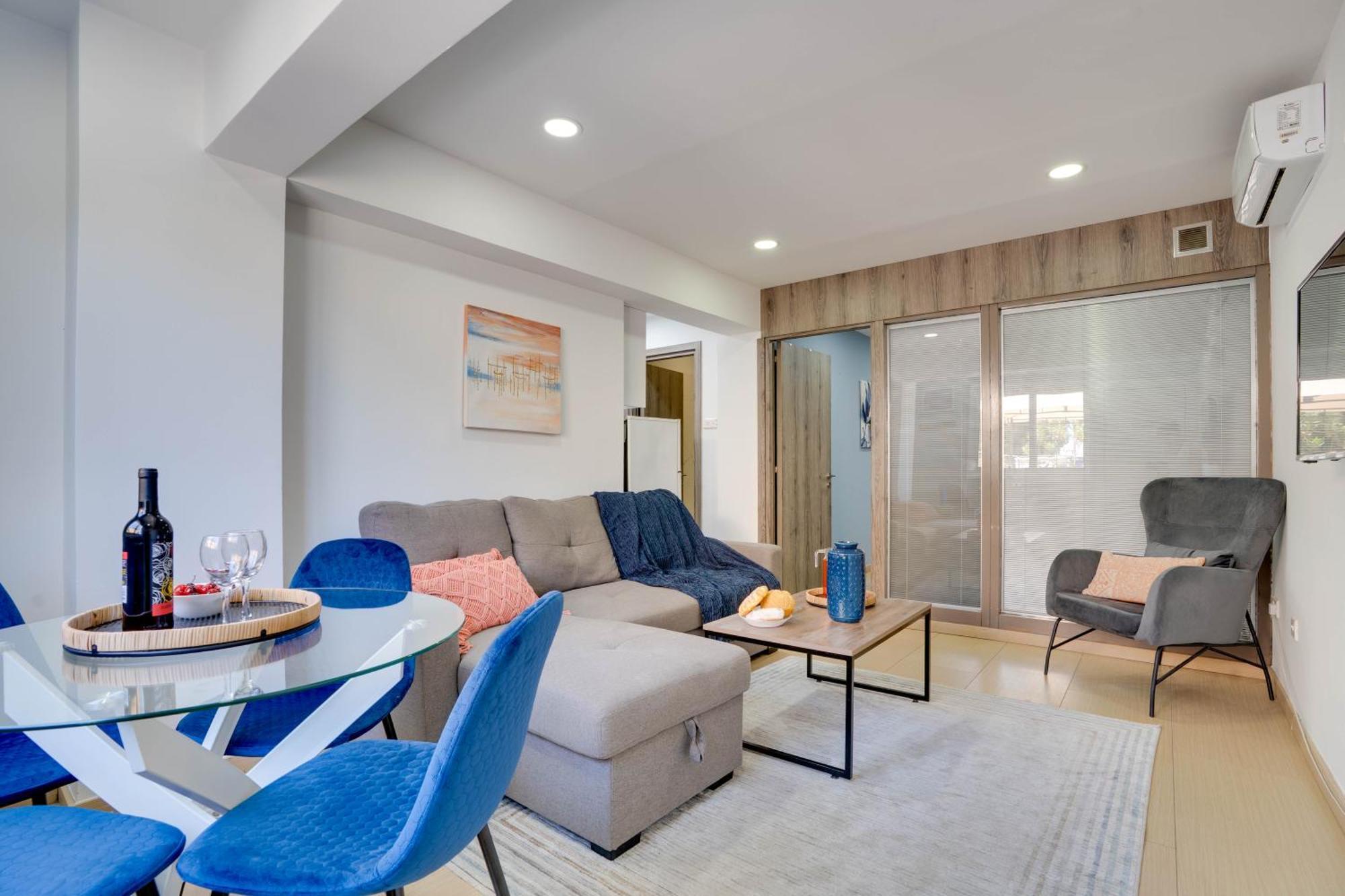 Atlantis Apartments 50M From Makenzy Seafront Larnaca Zewnętrze zdjęcie