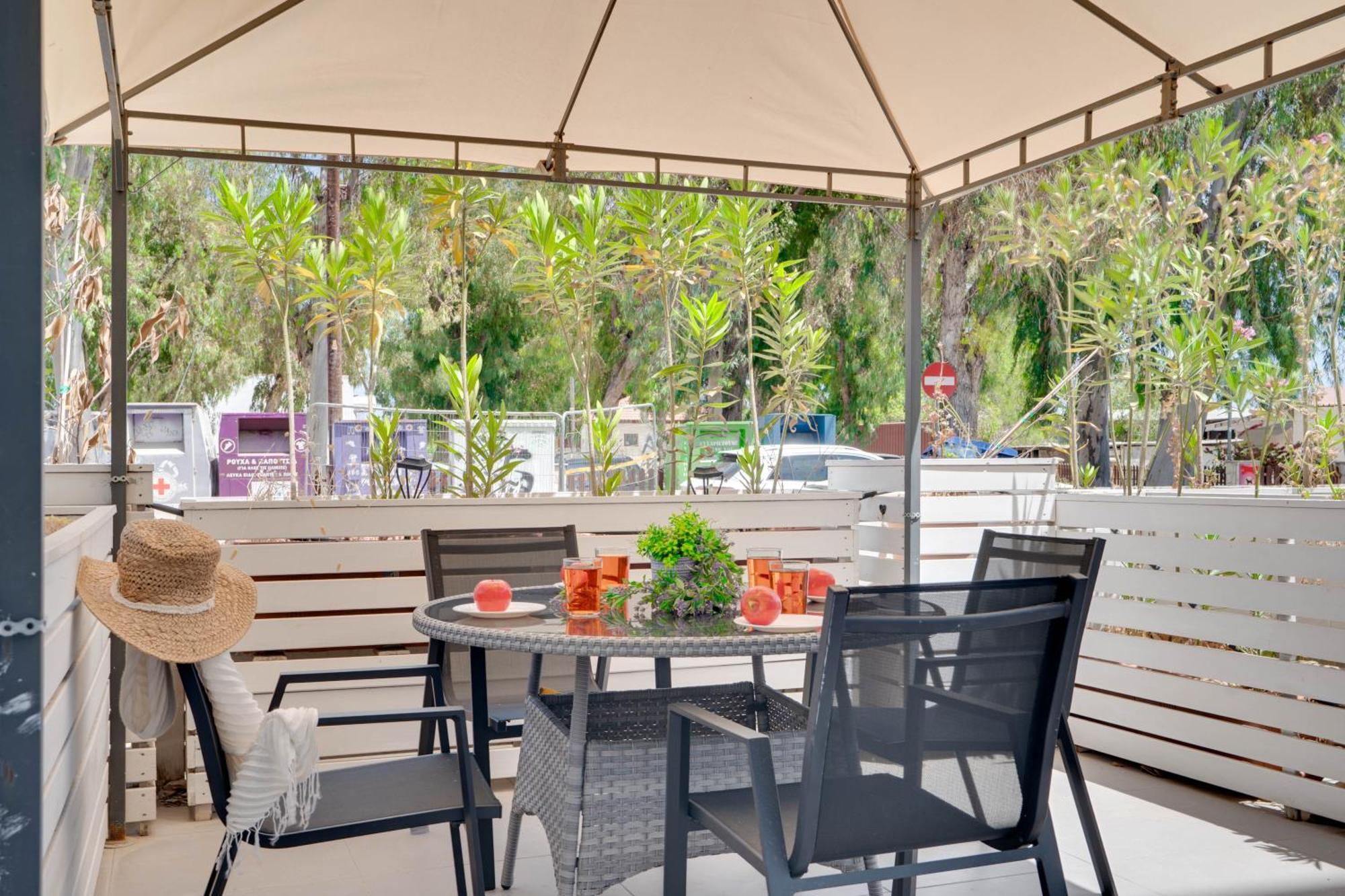 Atlantis Apartments 50M From Makenzy Seafront Larnaca Zewnętrze zdjęcie