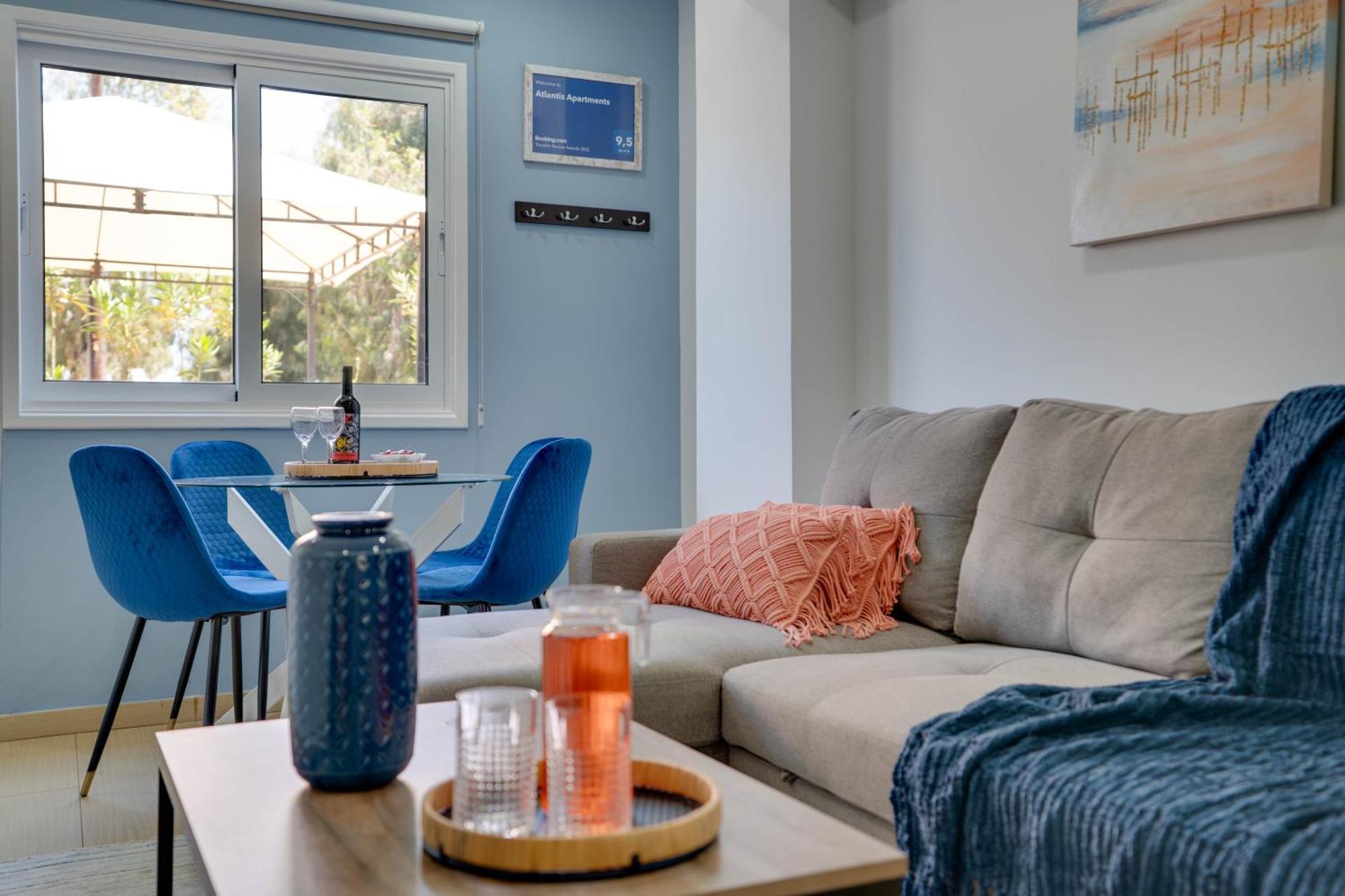 Atlantis Apartments 50M From Makenzy Seafront Larnaca Zewnętrze zdjęcie